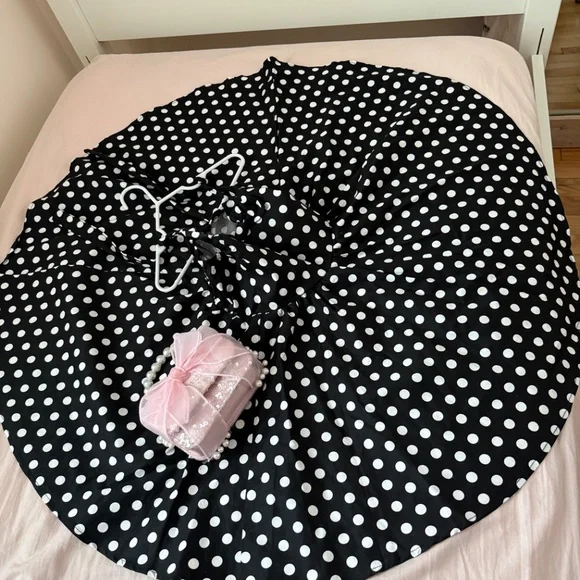 Cute halter dress - Picture 2 of 3